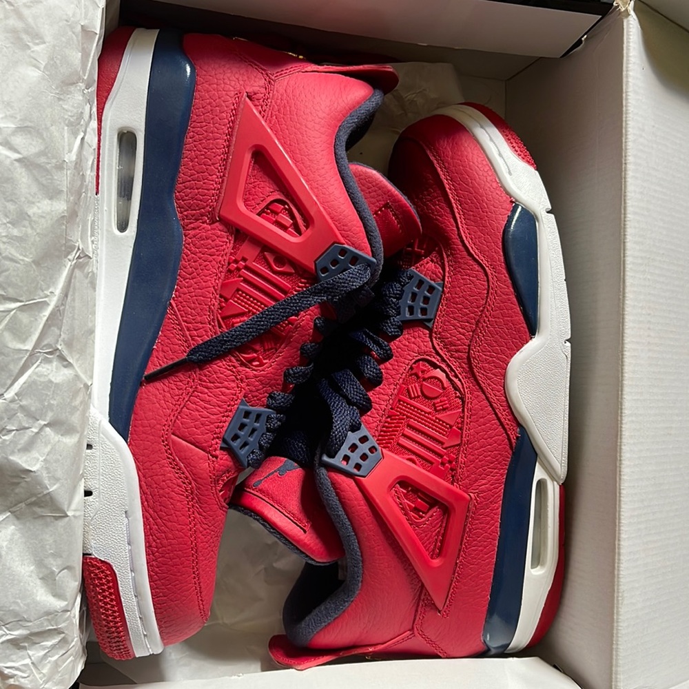 Jordan 4 FIBA 2019